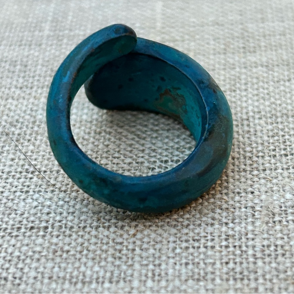Robert Lee Morris Ring Faceted Iridescent Stone Patina Band NEW Sz 7.5 - Picture 6 of 9